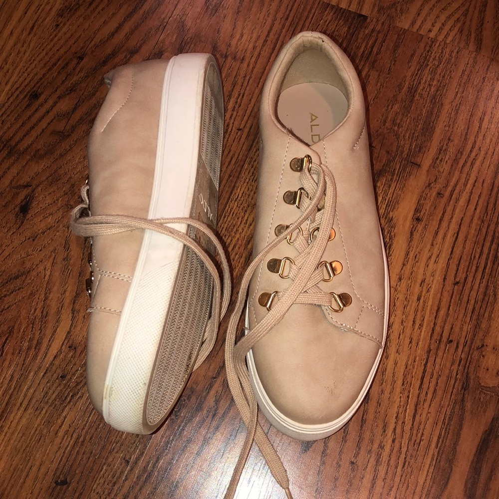 great condition tan Aldo sneakers